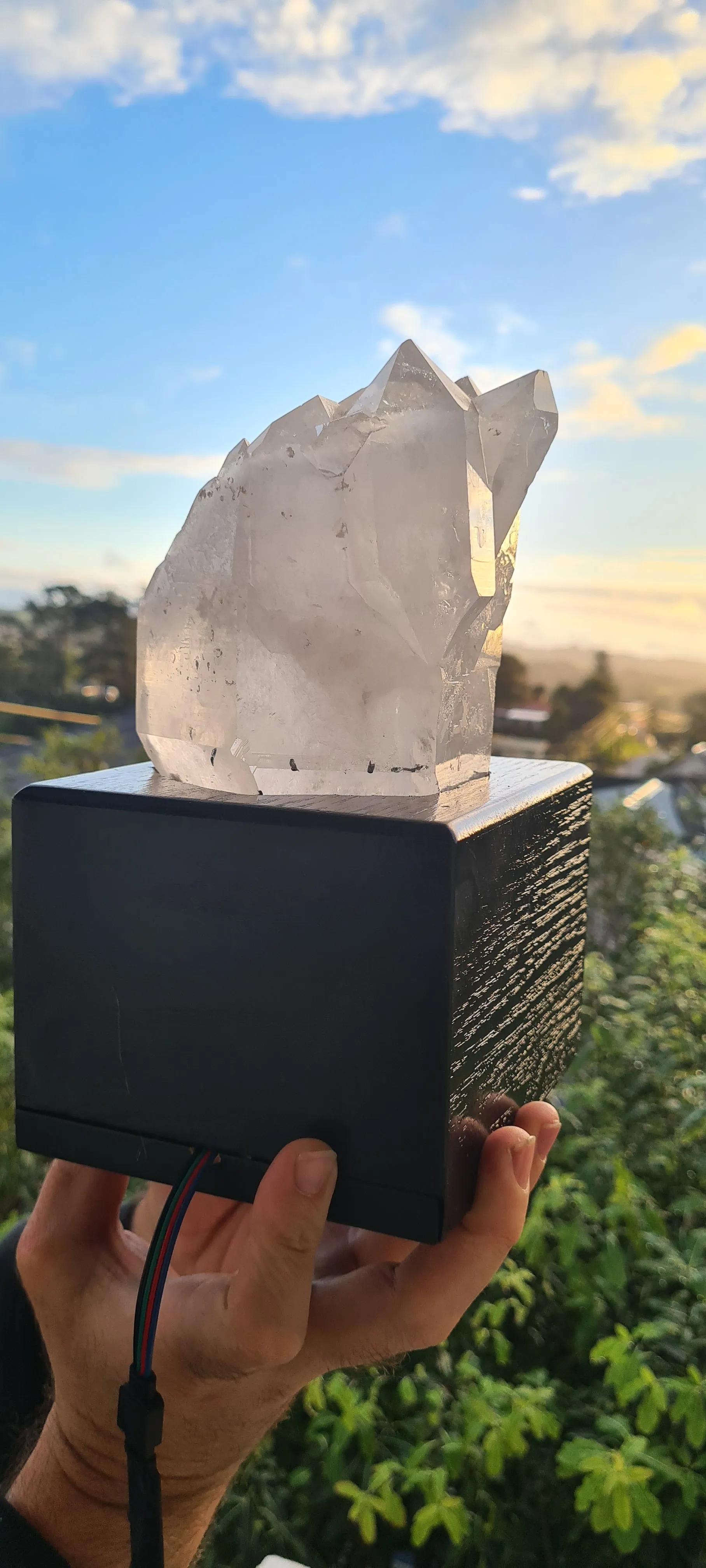 LARGE CLEAR QUARTZ CLUSTER