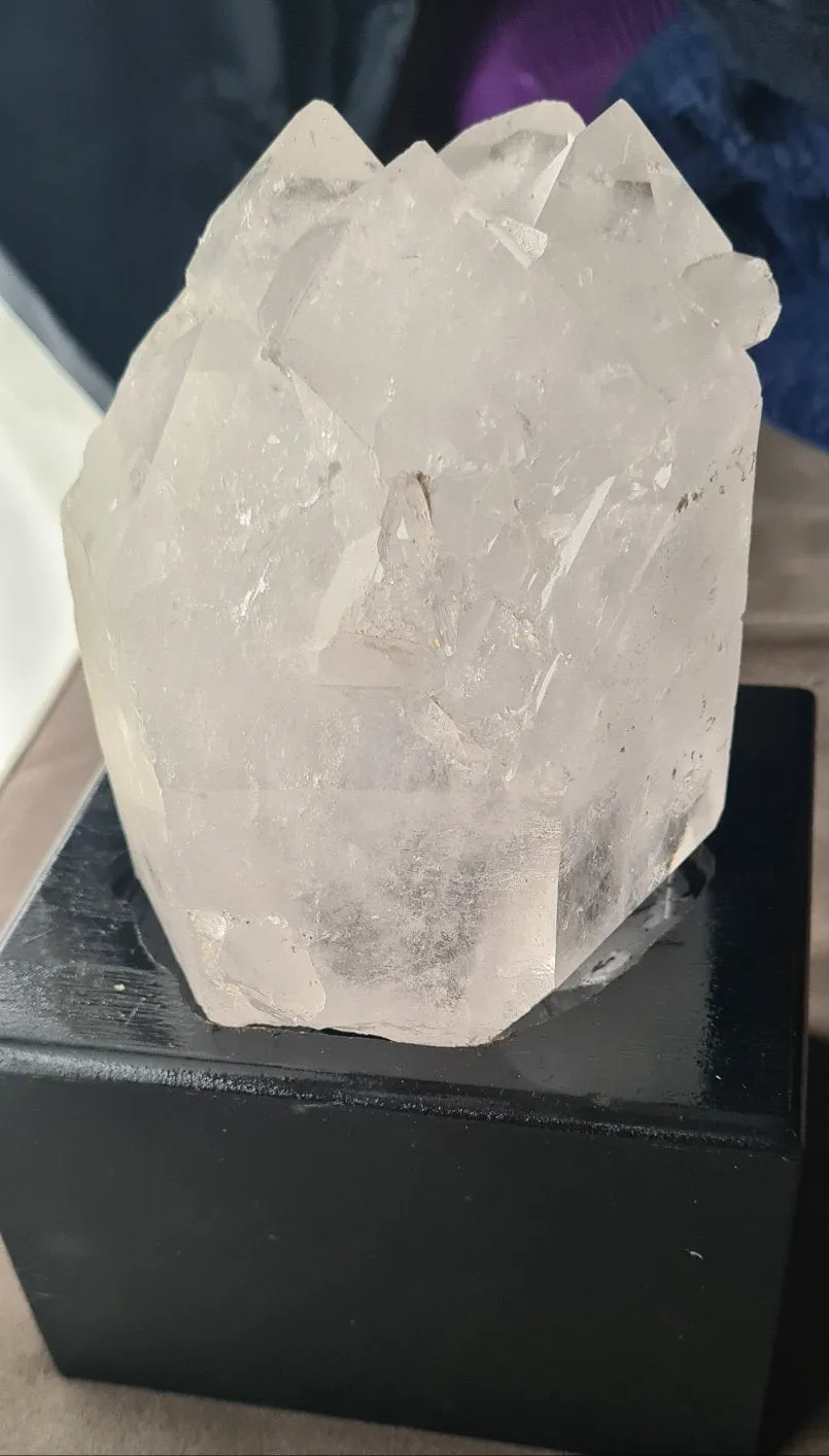 LARGE CLEAR QUARTZ CLUSTER