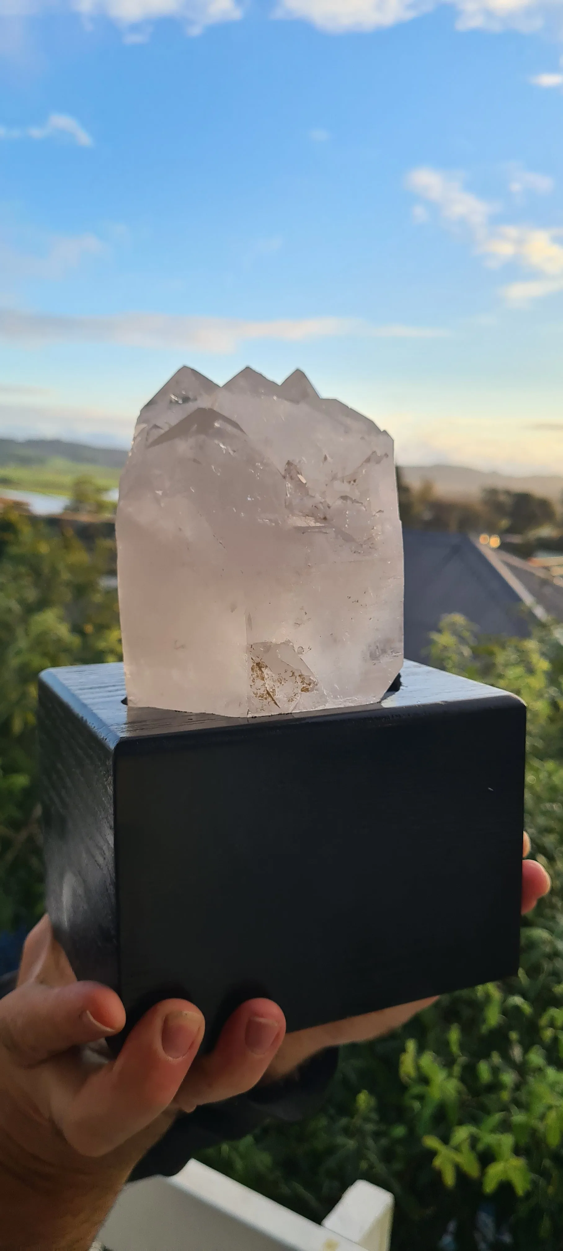 LARGE CLEAR QUARTZ CLUSTER