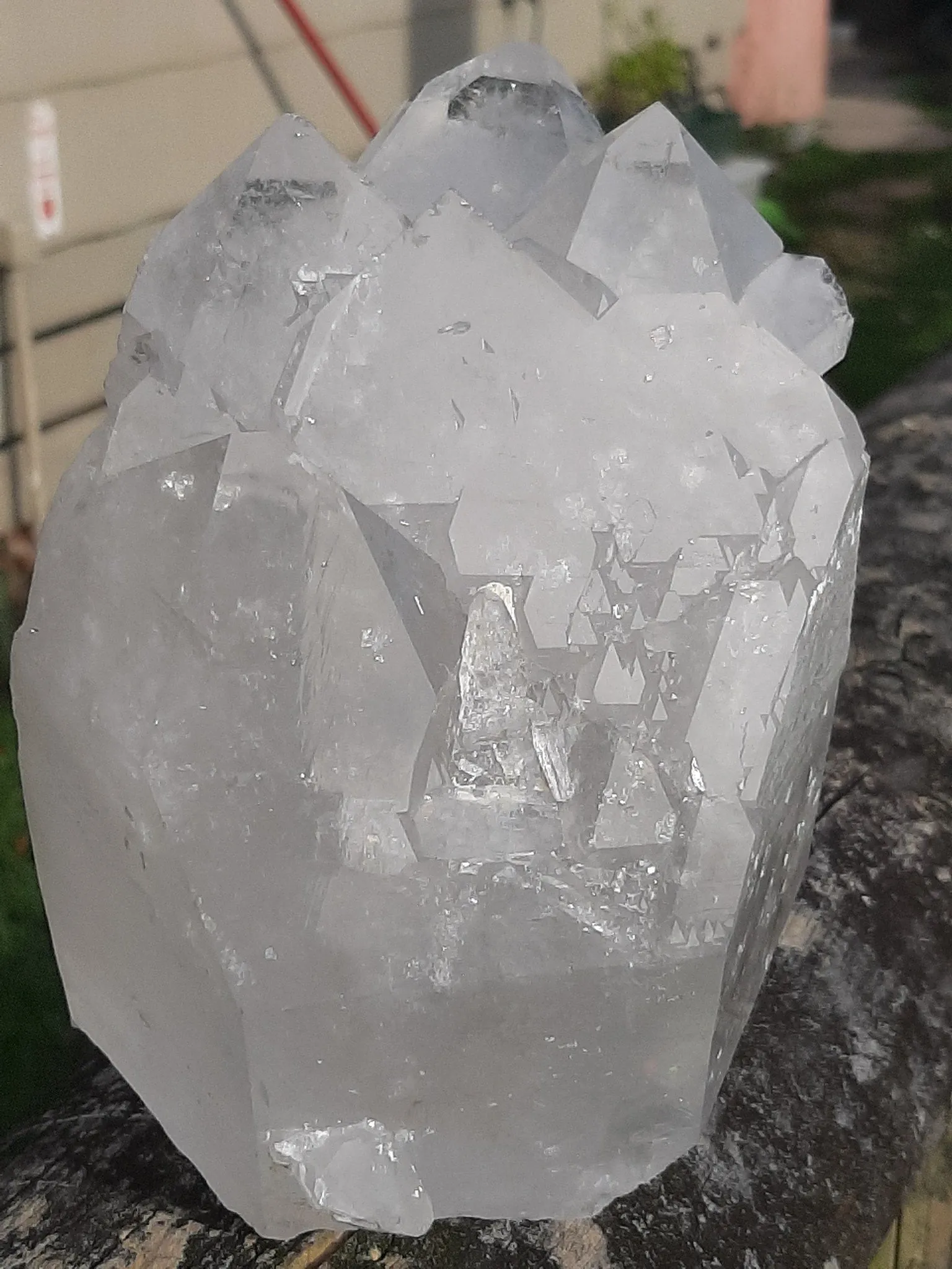 LARGE CLEAR QUARTZ CLUSTER