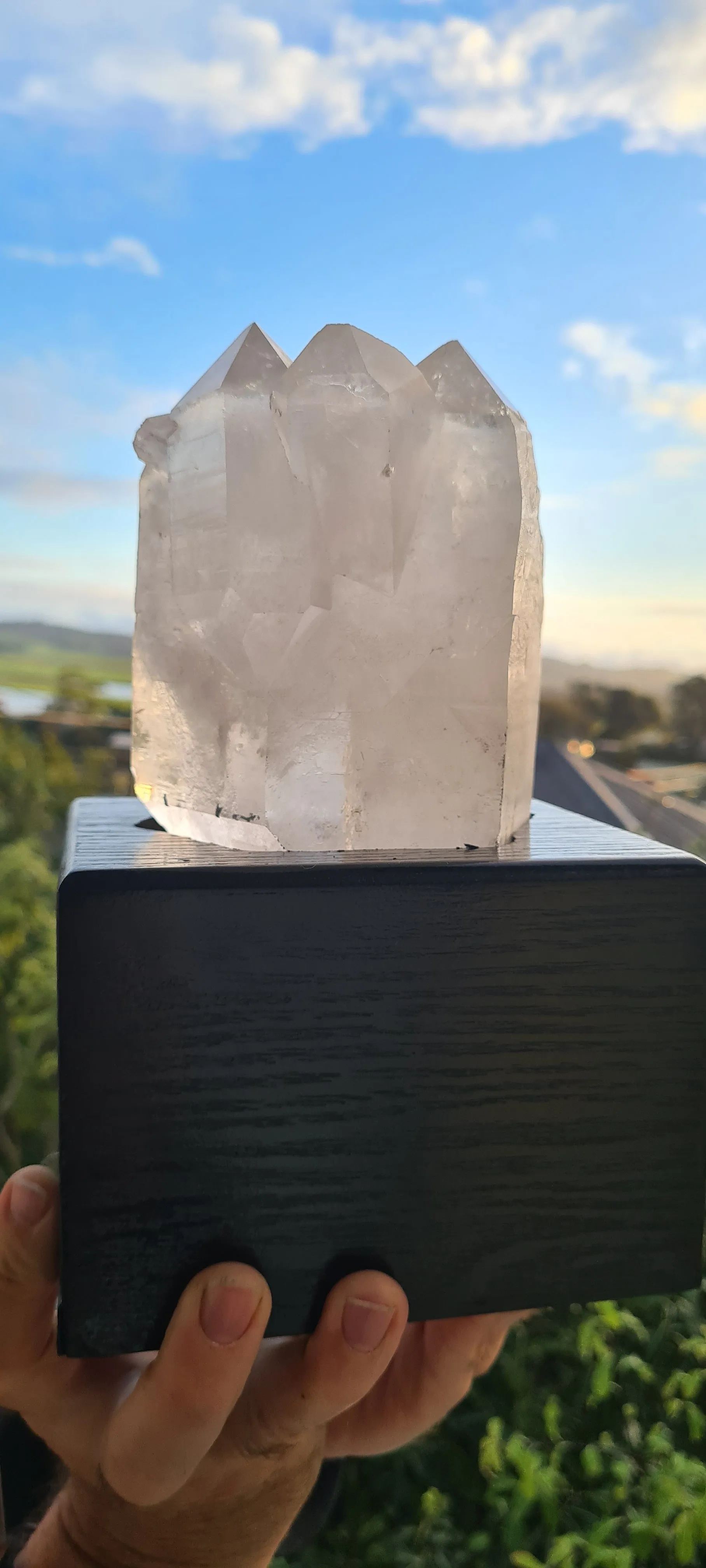 LARGE CLEAR QUARTZ CLUSTER