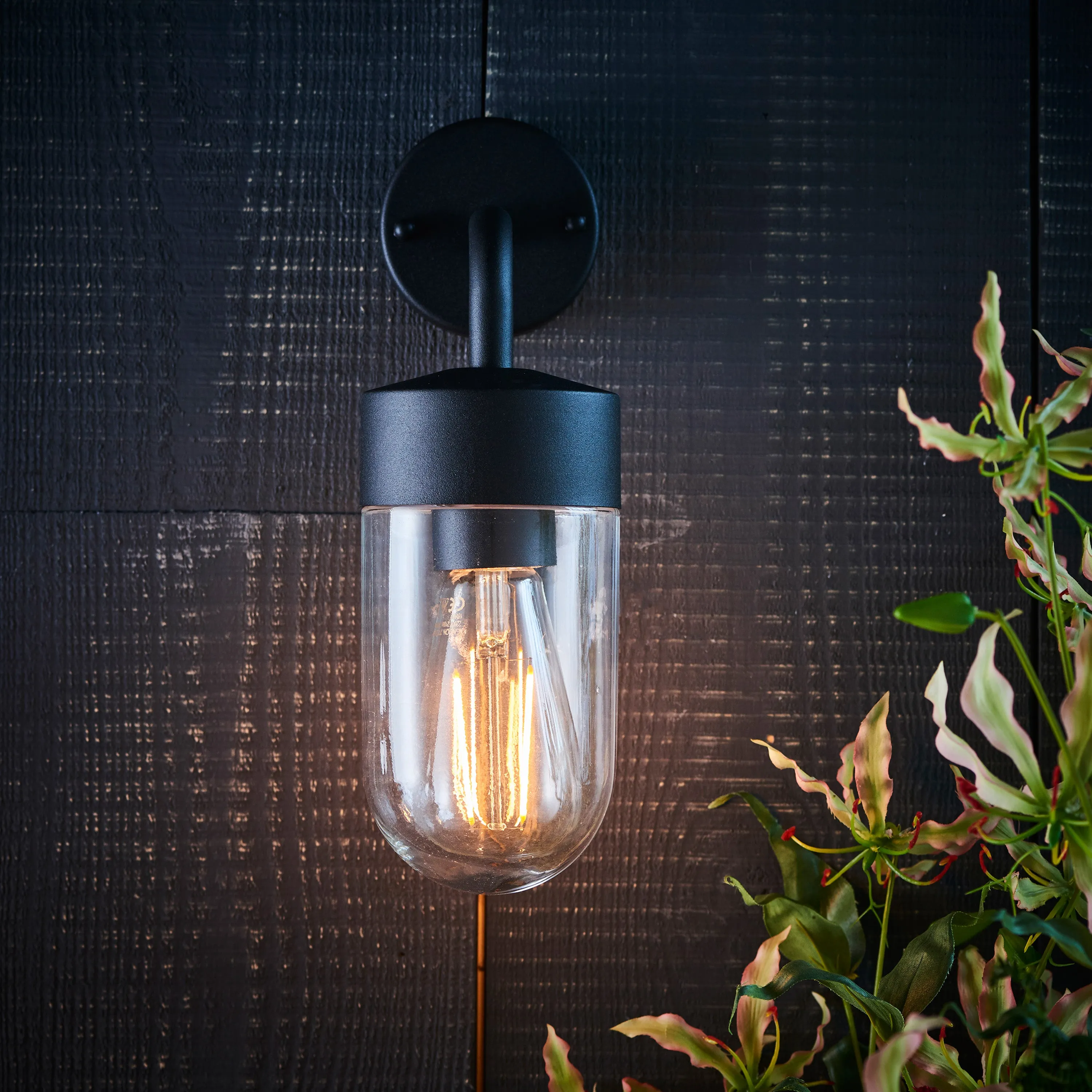Outdoor North Wall Light | Matt Black | 30cm