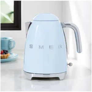 Smeg Retro 50's Style 1.7 Litre Kettle | Pastel Blue